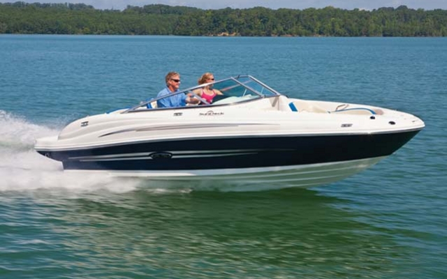 Sea Ray 220 Sundeck: Prices, Specs, Reviews and Sales Information