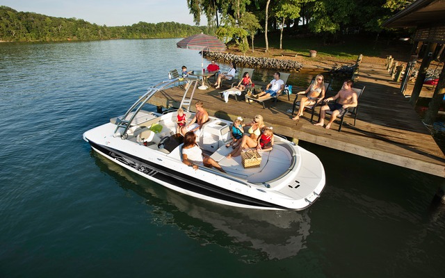 2013 Bayliner 217 Deck Boat