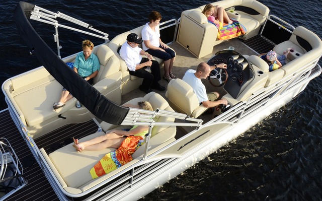 Legend Boats Platinum Lounge 2013