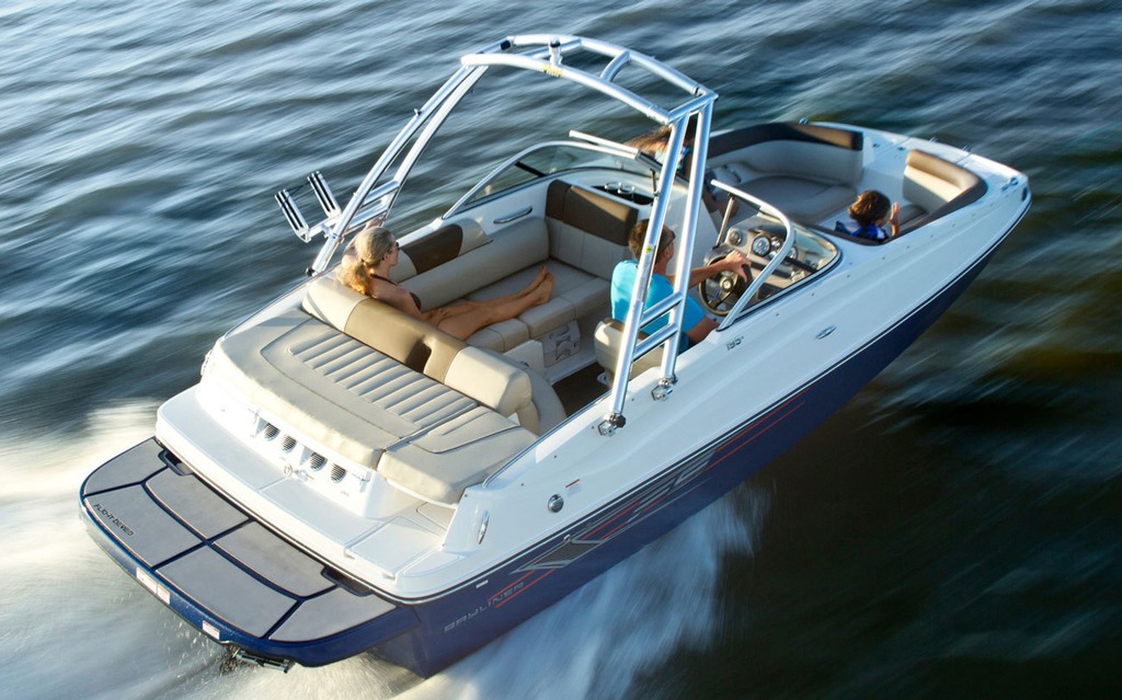 bayliner catamaran deck boats