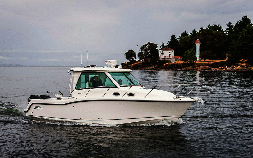 2020 Boston Whaler 315 Conquest Pilot